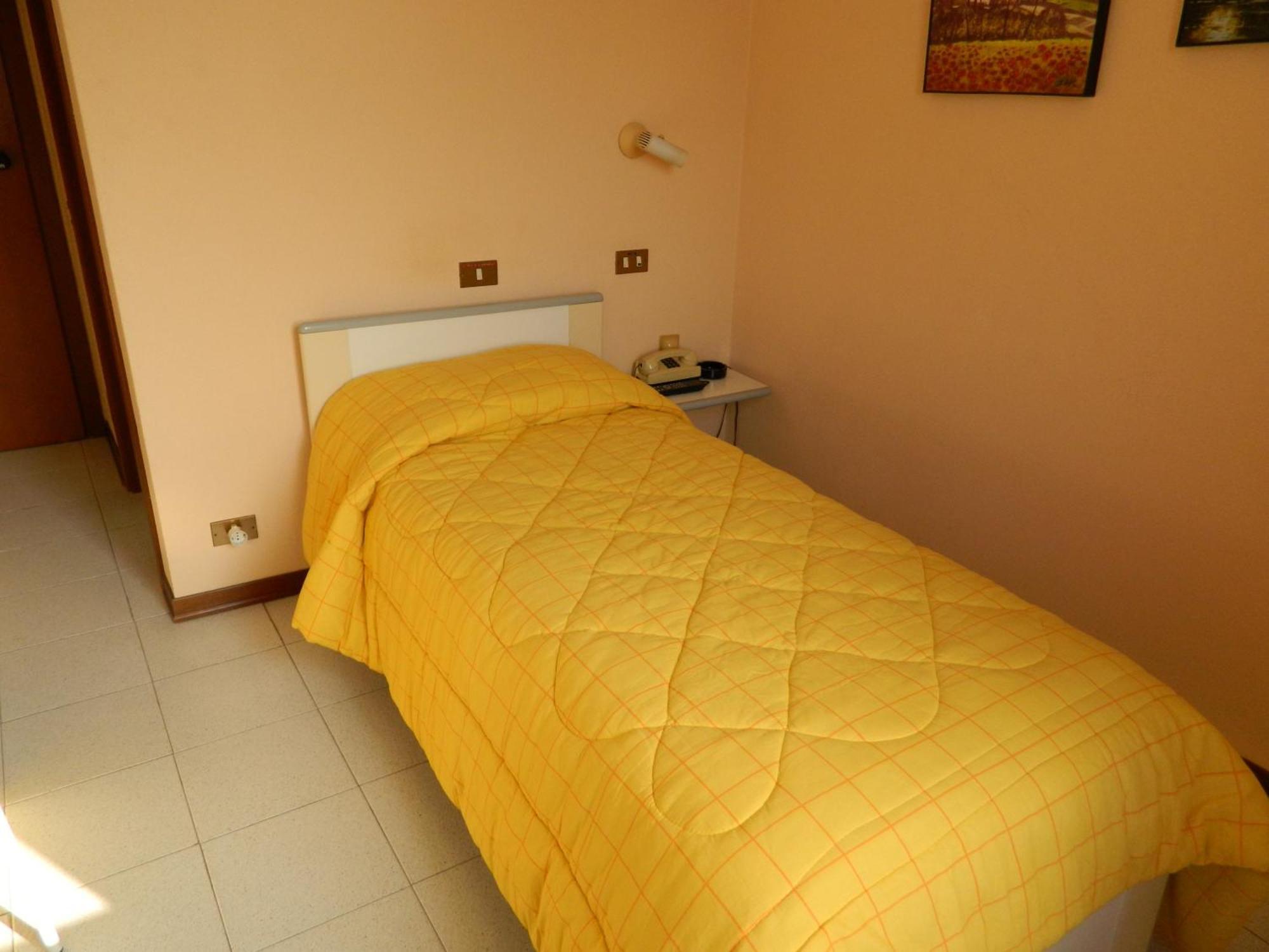 Albergo Michieletto Valmorea Buitenkant foto