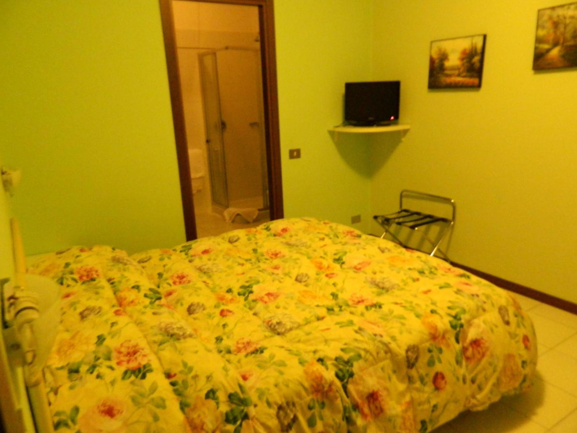 Albergo Michieletto Valmorea Buitenkant foto