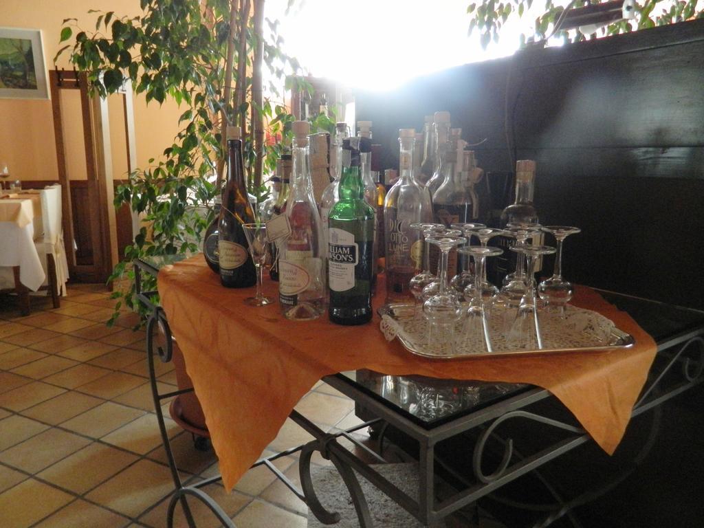 Albergo Michieletto Valmorea Buitenkant foto