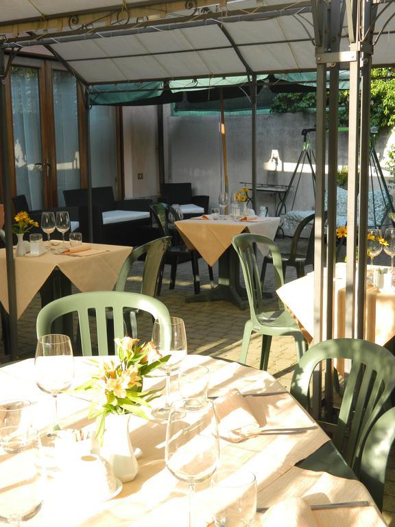 Albergo Michieletto Valmorea Buitenkant foto