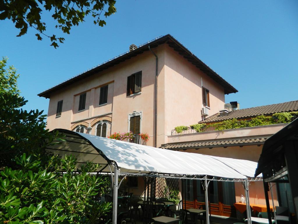Albergo Michieletto Valmorea Buitenkant foto