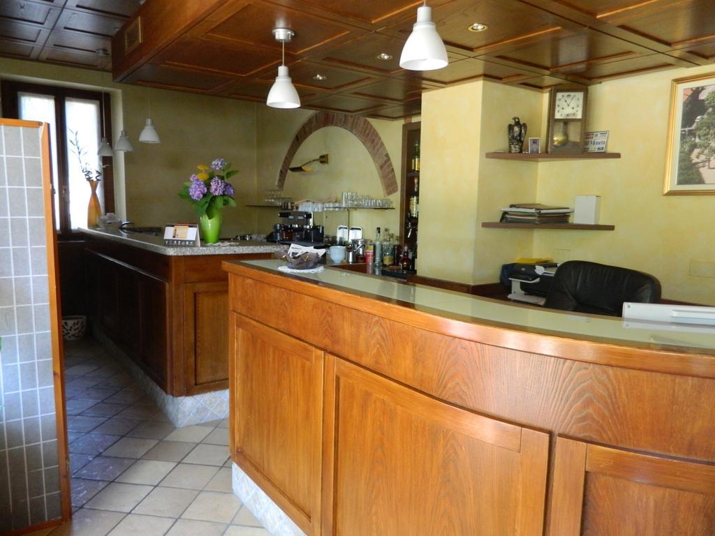 Albergo Michieletto Valmorea Buitenkant foto