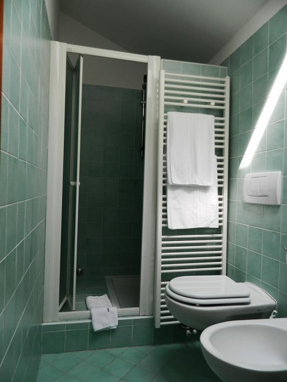 Albergo Michieletto Valmorea Buitenkant foto