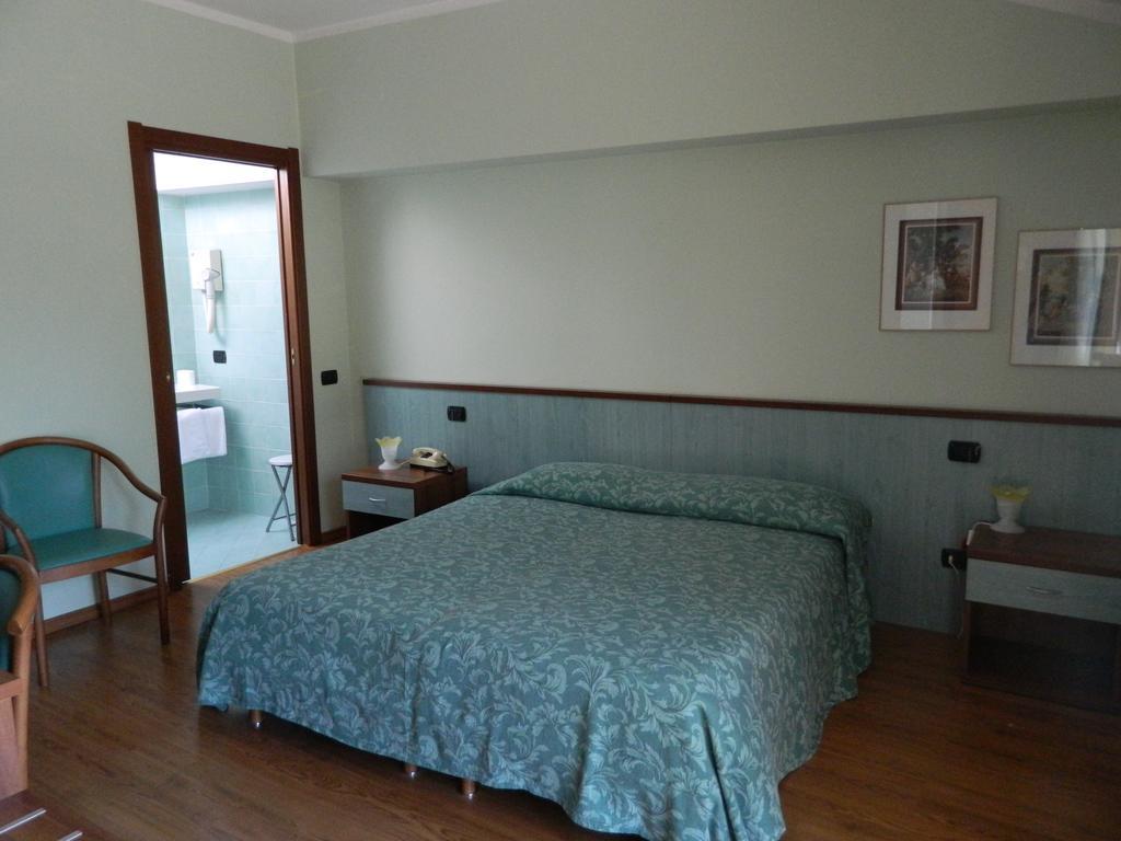 Albergo Michieletto Valmorea Buitenkant foto