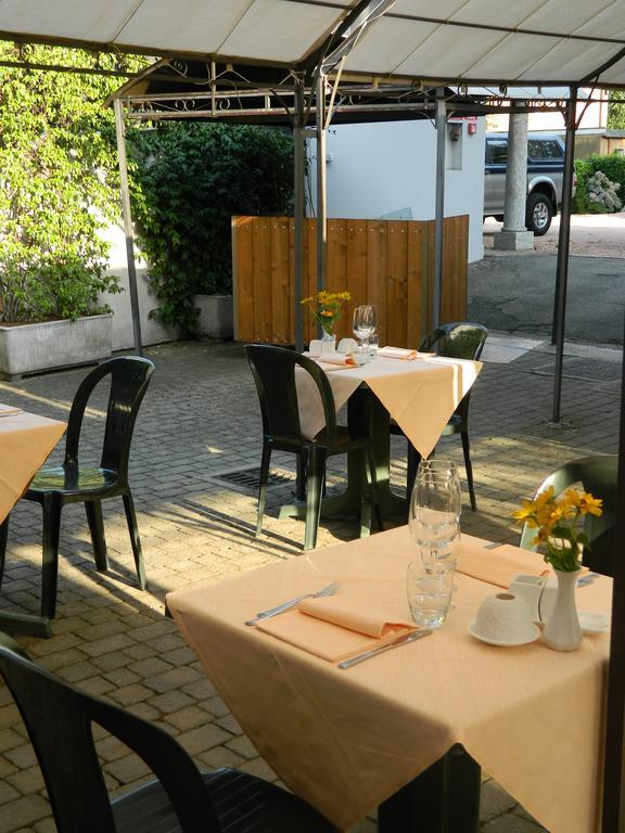 Albergo Michieletto Valmorea Buitenkant foto