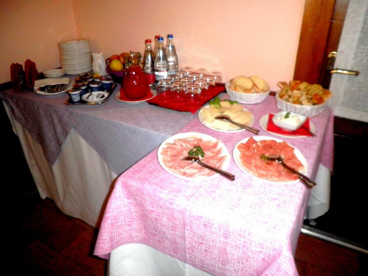 Albergo Michieletto Valmorea Buitenkant foto